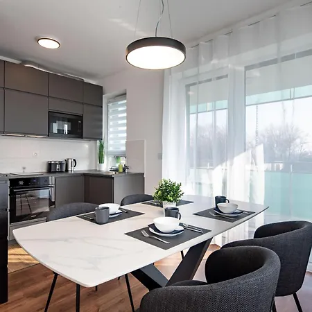 Sunny - Balcony - Very Modern - Next To River شقة *