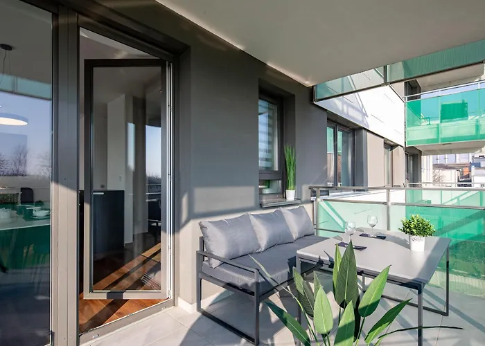 Sunny - Balcony - Very Modern - Next To River *