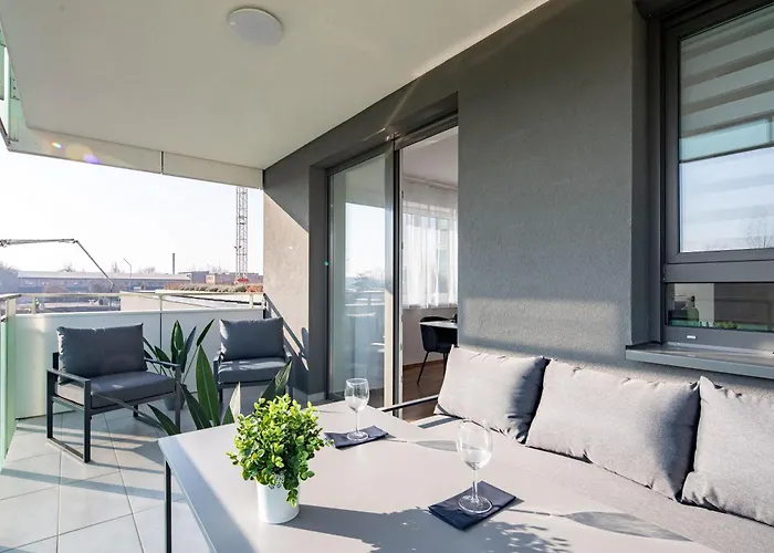 Sunny - Balcony - Very Modern - Next To River