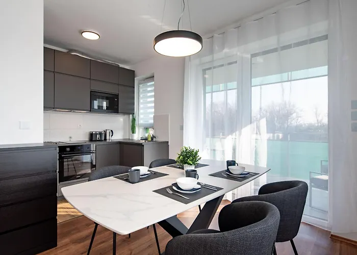Sunny - Balcony - Very Modern - Next To River Appartement *