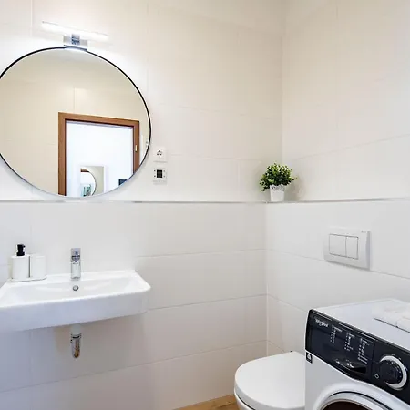 Sunny - Balcony - Very Modern - Next To River