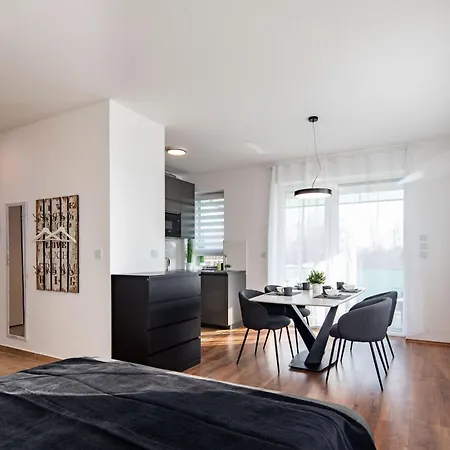 Sunny - Balcony - Very Modern - Next To River *