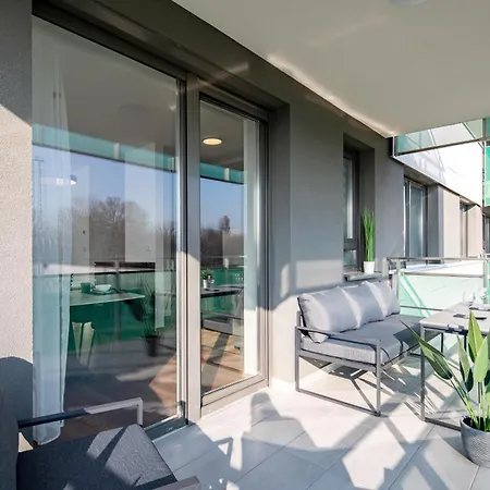 Apartmán Sunny - Balcony - Very Modern - Next To River