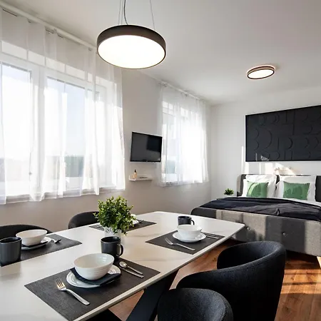 Sunny - Balcony - Very Modern - Next To River *